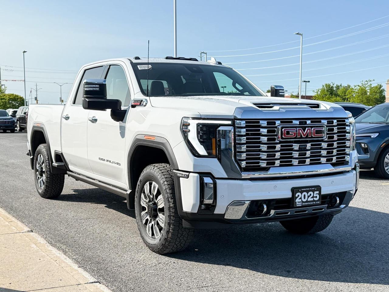 2025 GMC Sierra 2500 HD Denali DURAMAX 6.6L V8 WITH REMOTE START/ENTRY, SUNROOF, HEATED SEATS, HEATED STEERING WHEEL, VENTILATED SEATS, HD SURROUND VISION Photo