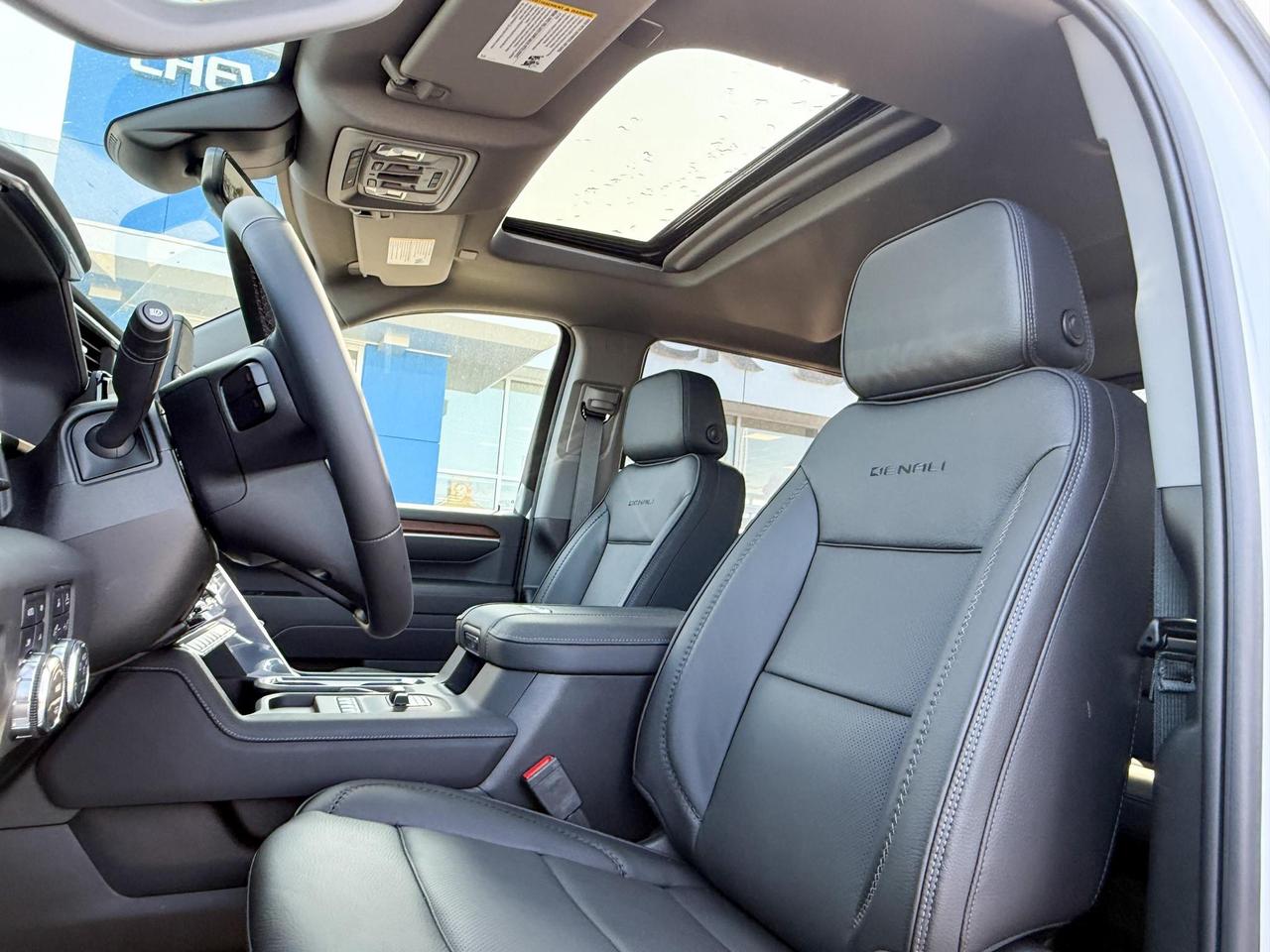 2025 GMC Sierra 2500 HD Denali DURAMAX 6.6L V8 WITH REMOTE START/ENTRY, SUNROOF, HEATED SEATS, HEATED STEERING WHEEL, VENTILATED SEATS, HD SURROUND VISION Photo