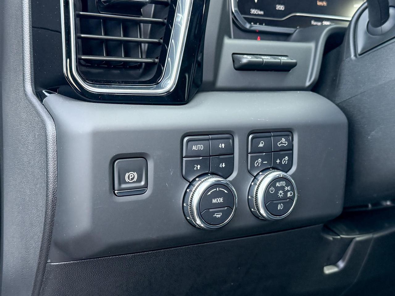 2025 GMC Sierra 2500 HD Denali DURAMAX 6.6L V8 WITH REMOTE START/ENTRY, SUNROOF, HEATED SEATS, HEATED STEERING WHEEL, VENTILATED SEATS, HD SURROUND VISION Photo