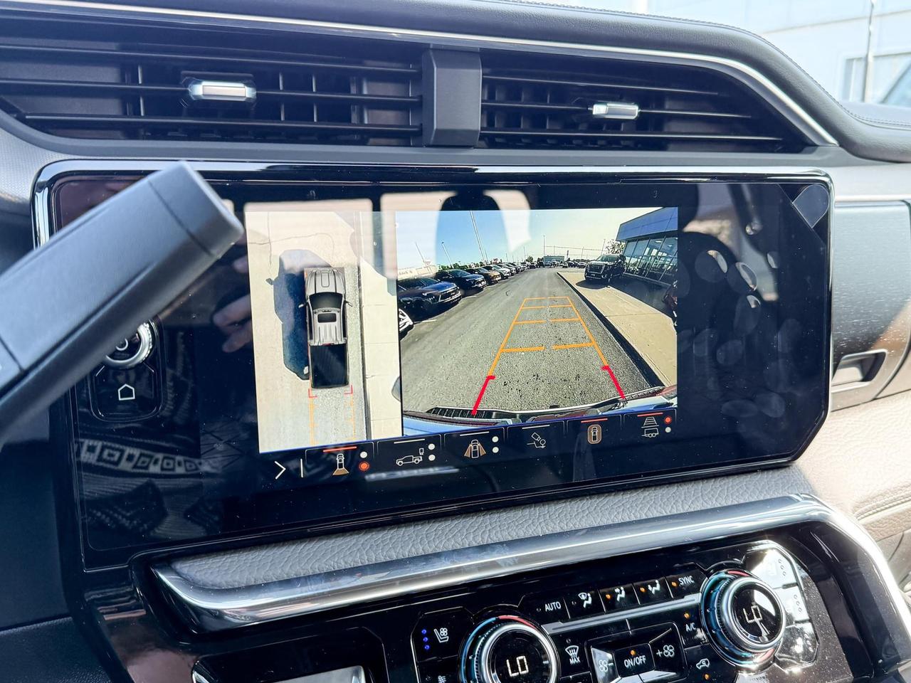 2025 GMC Sierra 2500 HD Denali DURAMAX 6.6L V8 WITH REMOTE START/ENTRY, SUNROOF, HEATED SEATS, HEATED STEERING WHEEL, VENTILATED SEATS, HD SURROUND VISION Photo