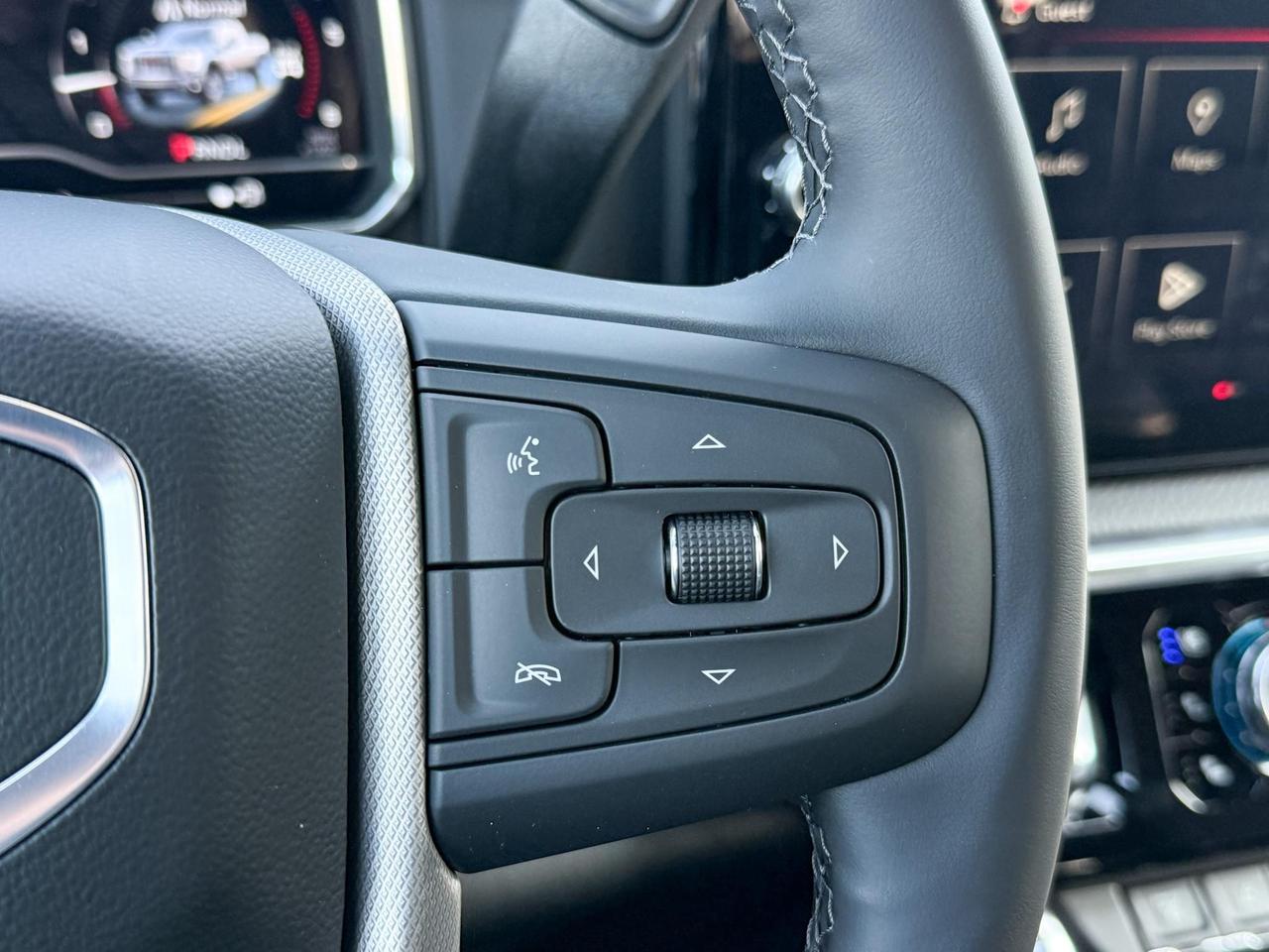 2025 GMC Sierra 2500 HD Denali DURAMAX 6.6L V8 WITH REMOTE START/ENTRY, SUNROOF, HEATED SEATS, HEATED STEERING WHEEL, VENTILATED SEATS, HD SURROUND VISION Photo