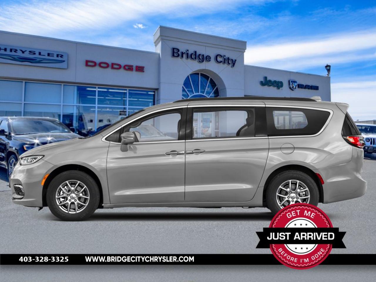 Used 2022 Chrysler Pacifica Touring L - Leather Seats for sale in Lethbridge, AB
