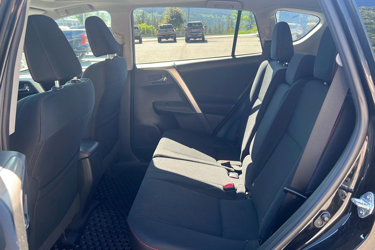 2015 Toyota RAV4 XLE Photo