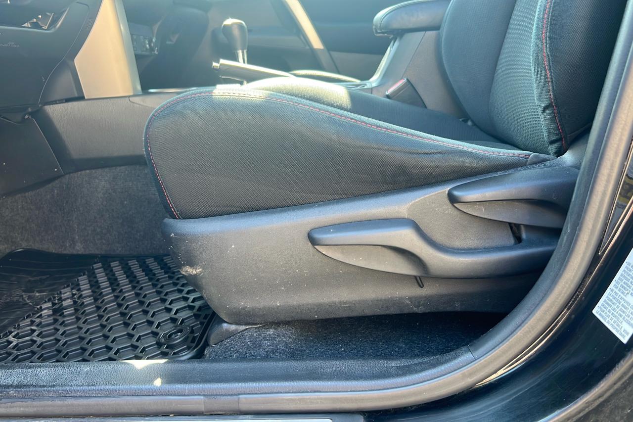 2015 Toyota RAV4 XLE Photo