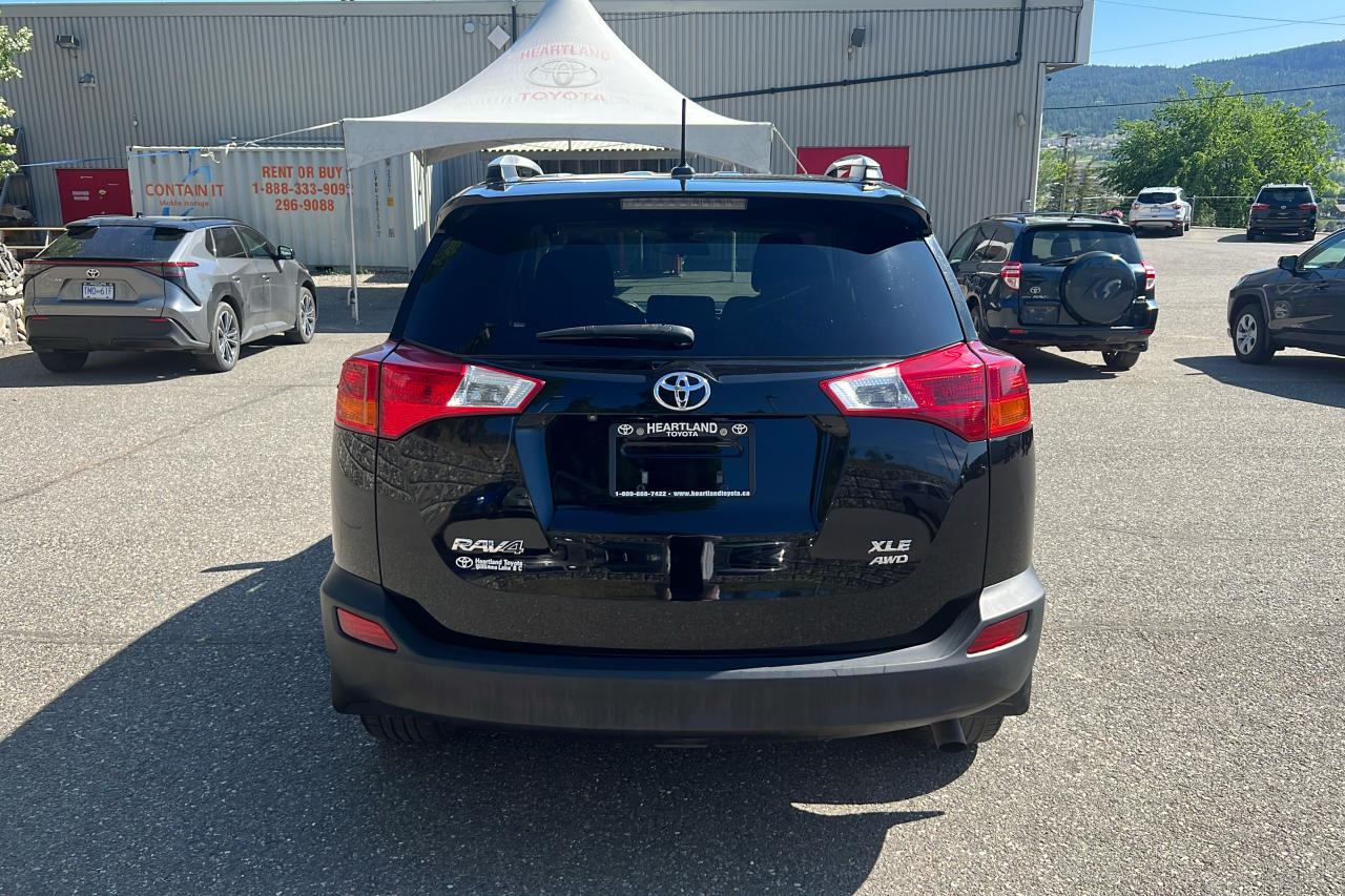 2015 Toyota RAV4 XLE Photo