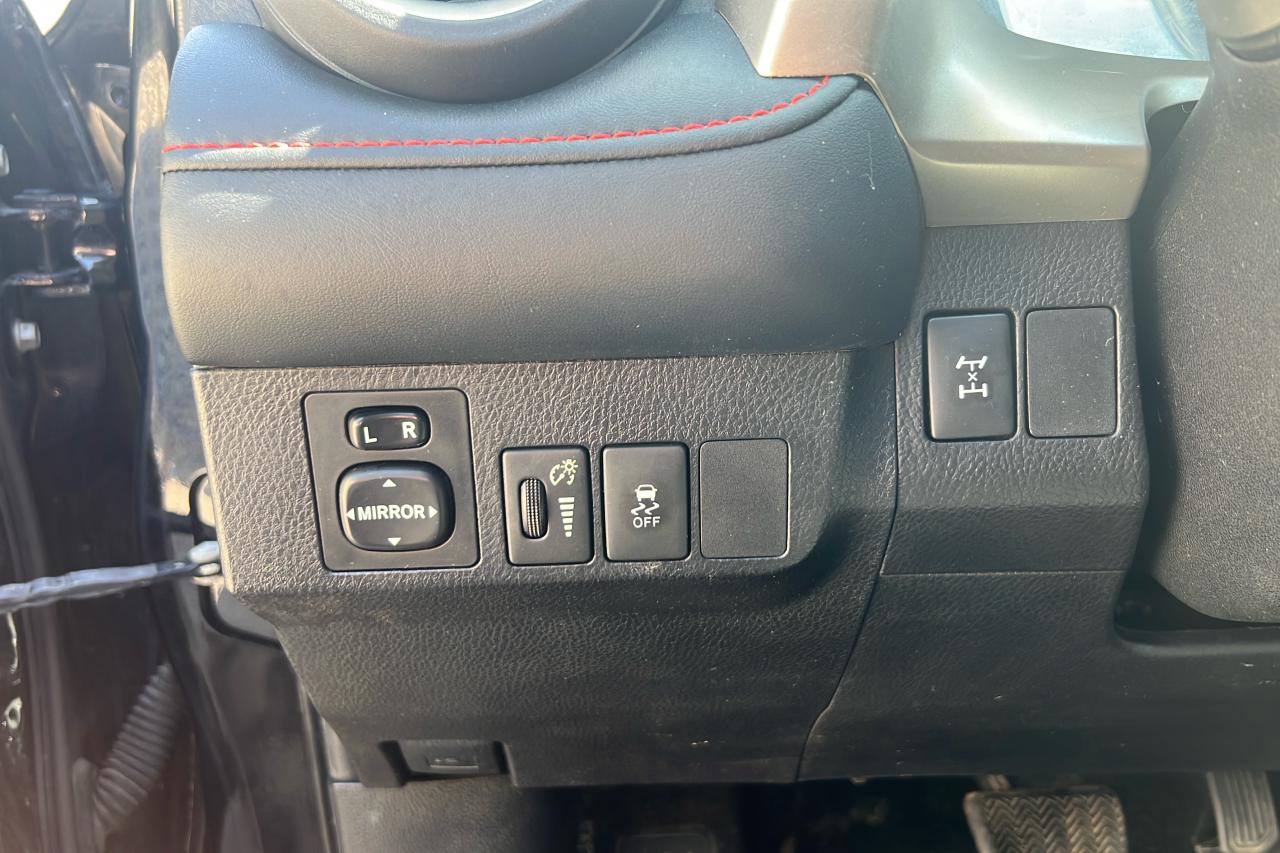 2015 Toyota RAV4 XLE Photo