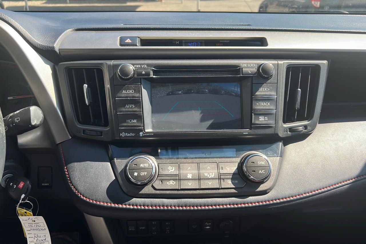 2015 Toyota RAV4 XLE Photo