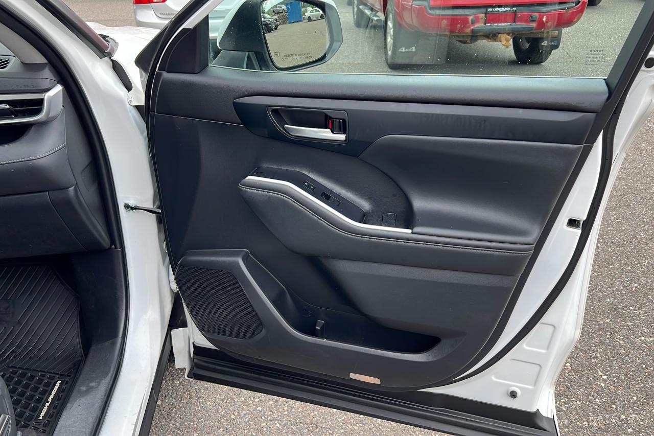 2021 Toyota Highlander XLE Photo