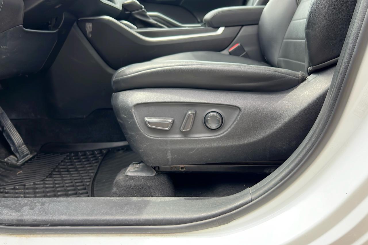 2021 Toyota Highlander XLE Photo