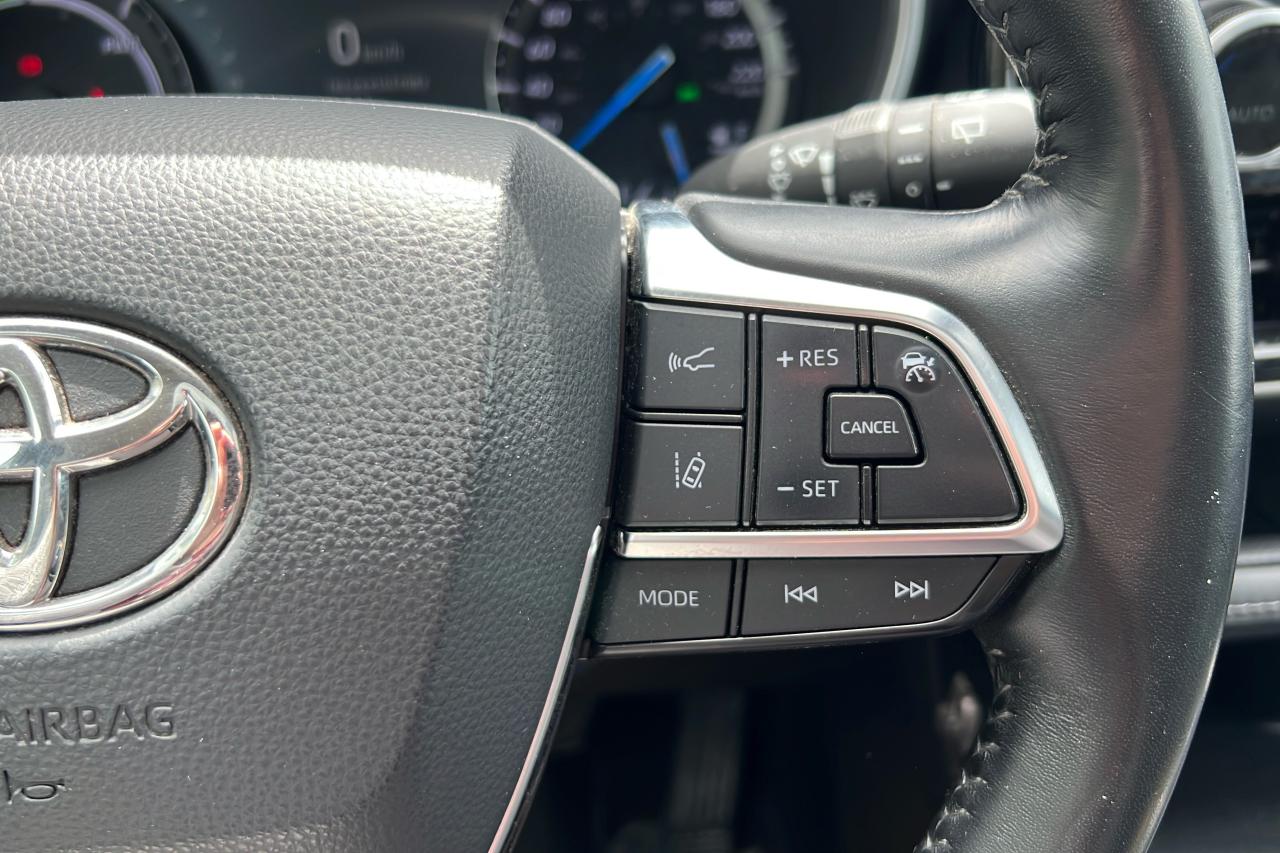 2021 Toyota Highlander XLE Photo