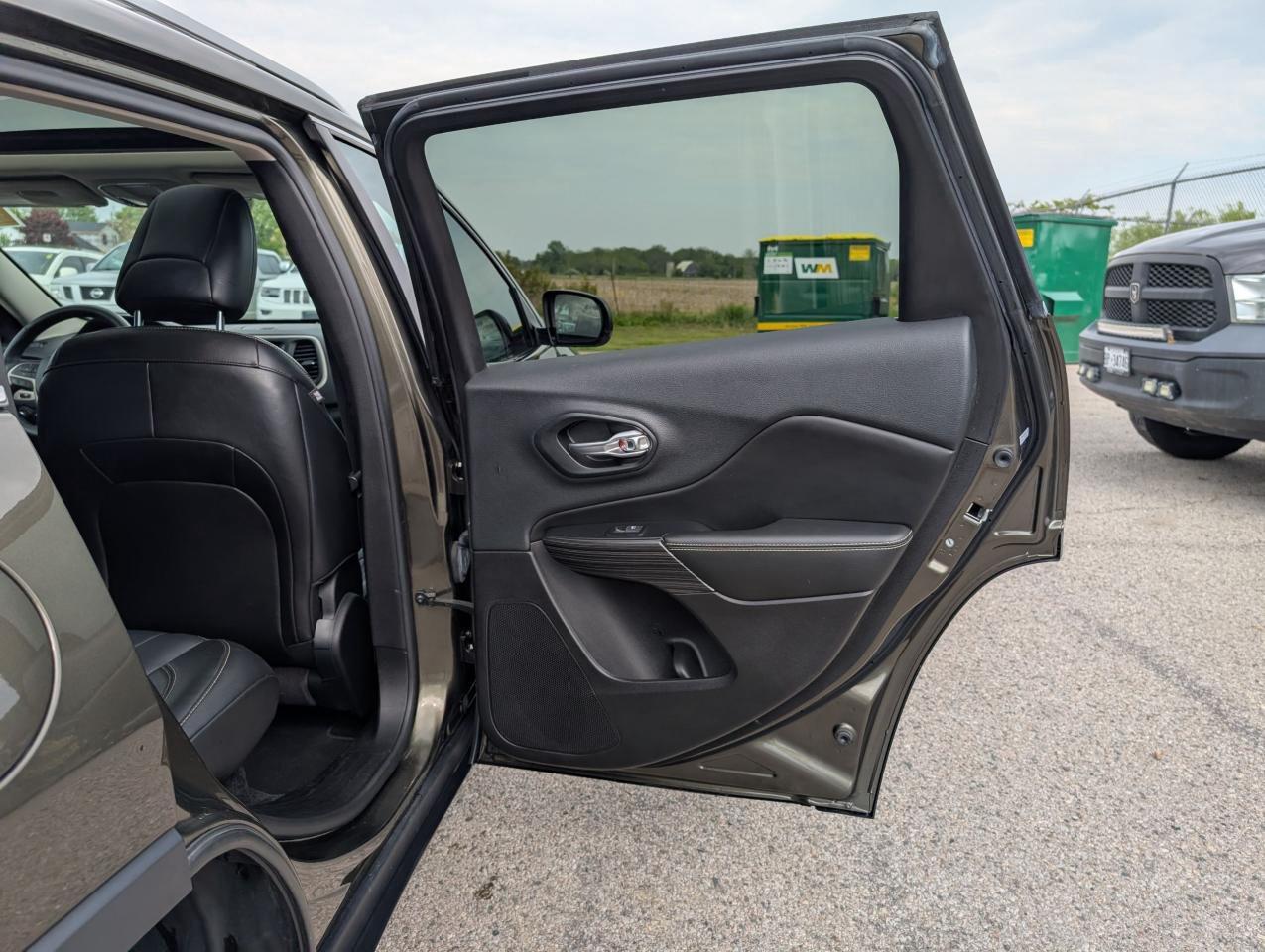 2015 Jeep Cherokee Limited - Photo #21
