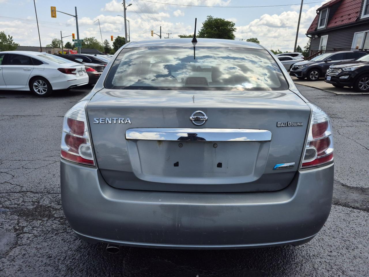 2010 Nissan Sentra 2.0 S Photo21
