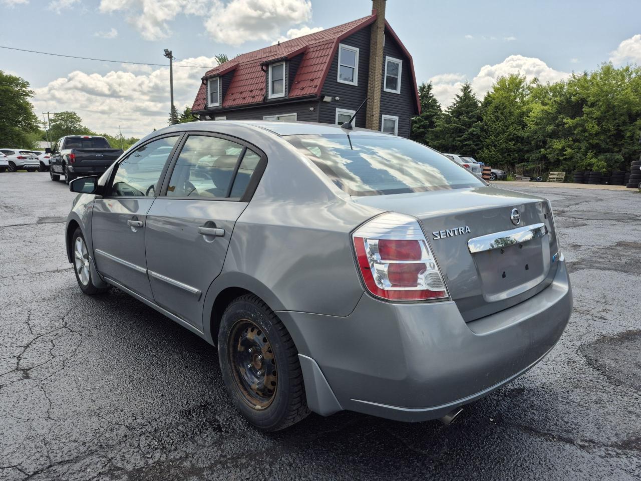 2010 Nissan Sentra 2.0 S Photo5