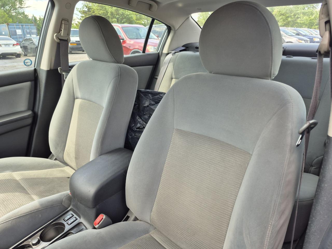 2010 Nissan Sentra 2.0 S Photo28