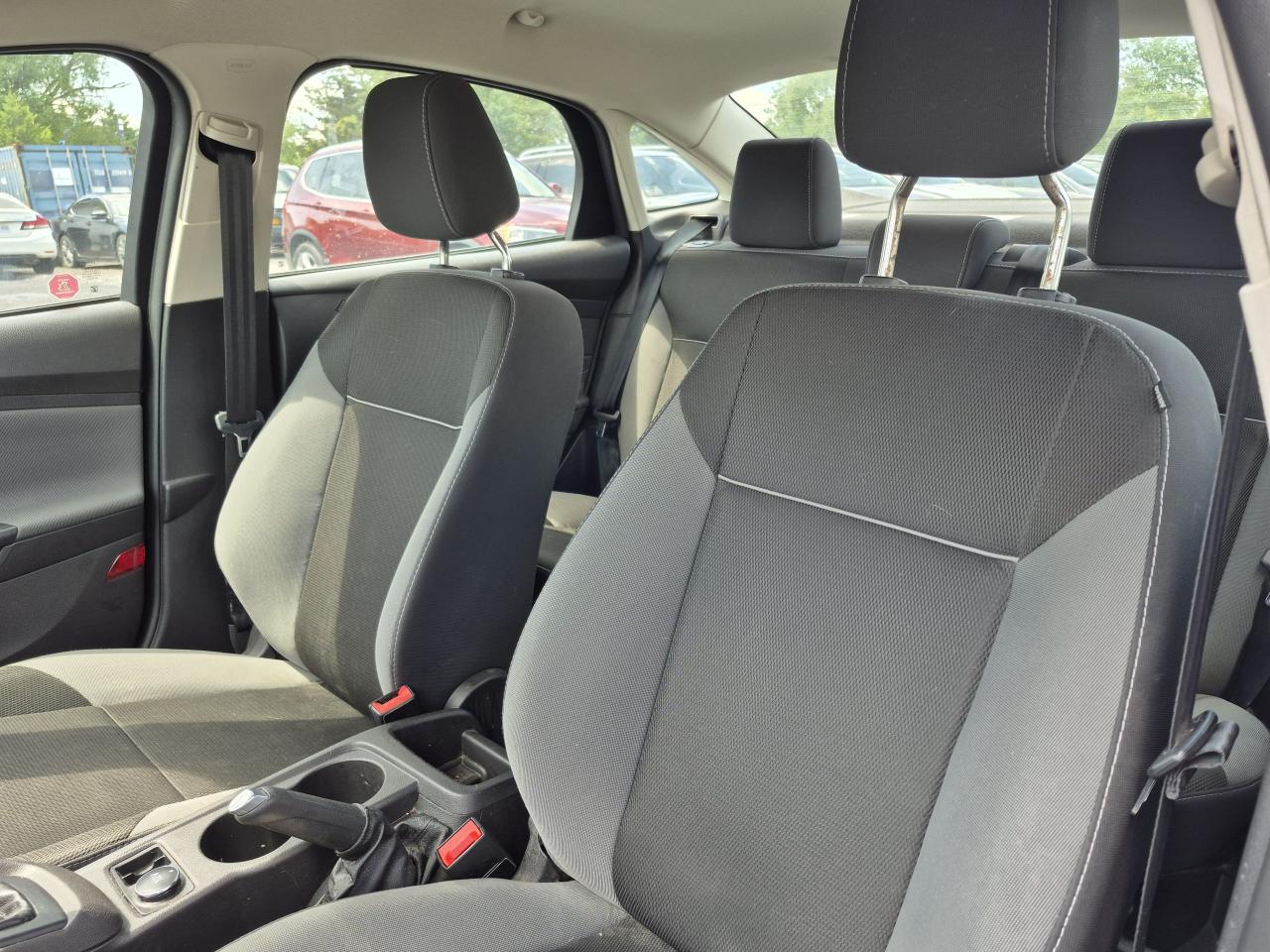 2013 Ford Focus S Photo21
