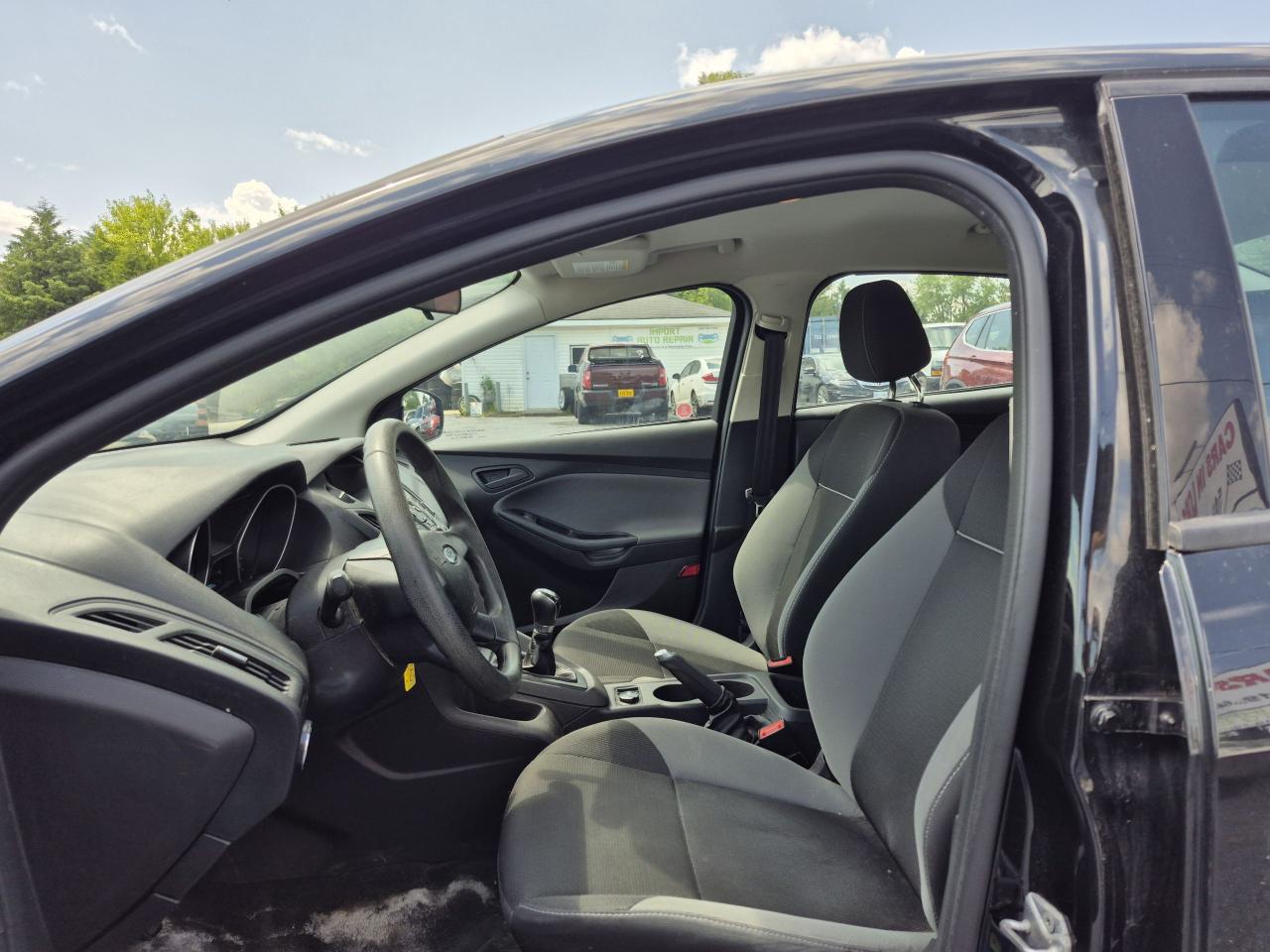 2013 Ford Focus S Photo20