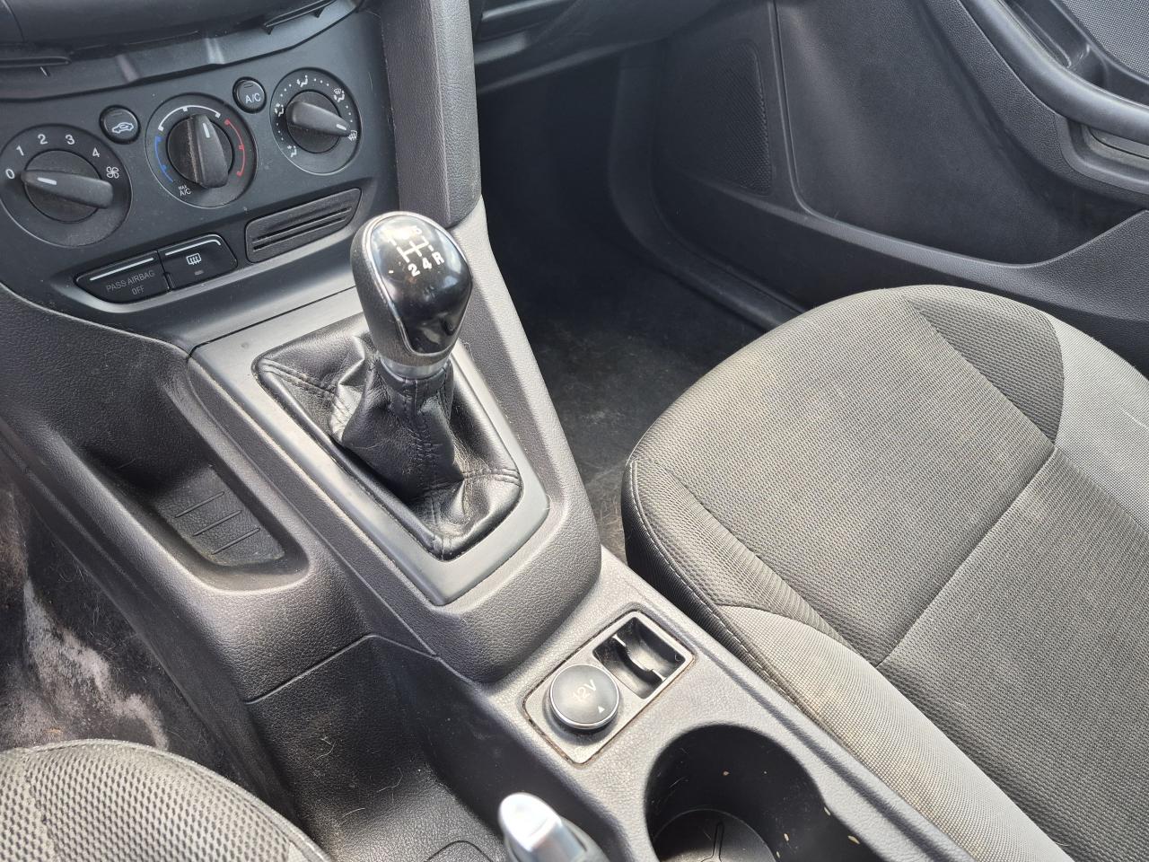 2013 Ford Focus S Photo23