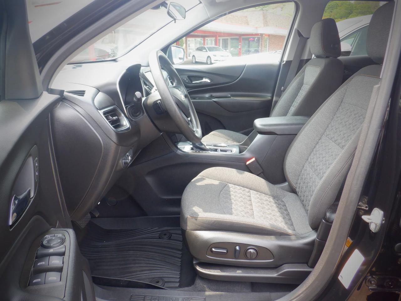 2023 Chevrolet Equinox LT - Photo #4