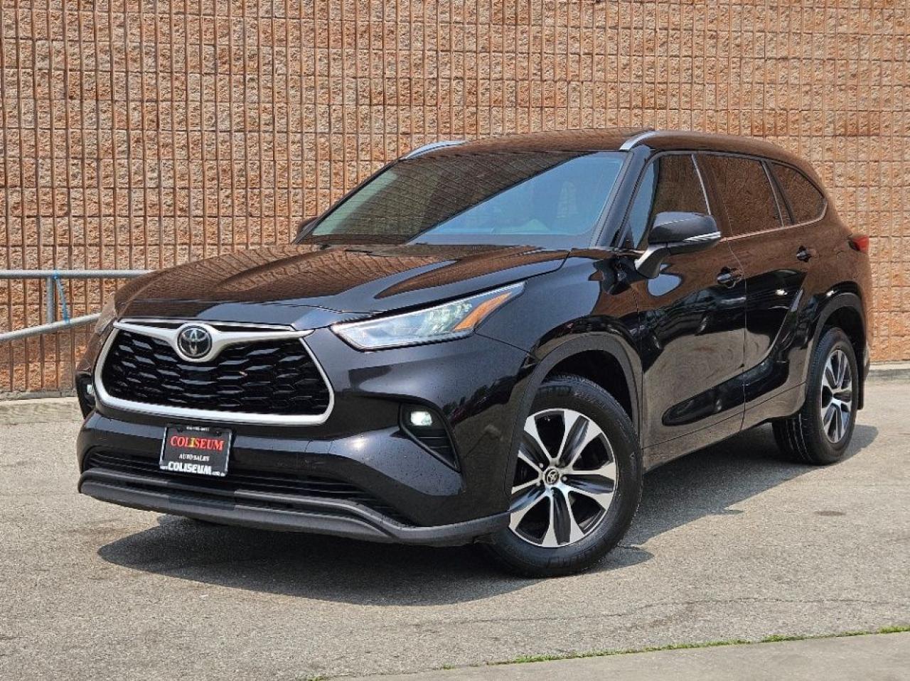 Used 2020 Toyota Highlander XLE AWD-8 PASSENGER-LEATHER-SUNROOF for sale in Toronto, ON