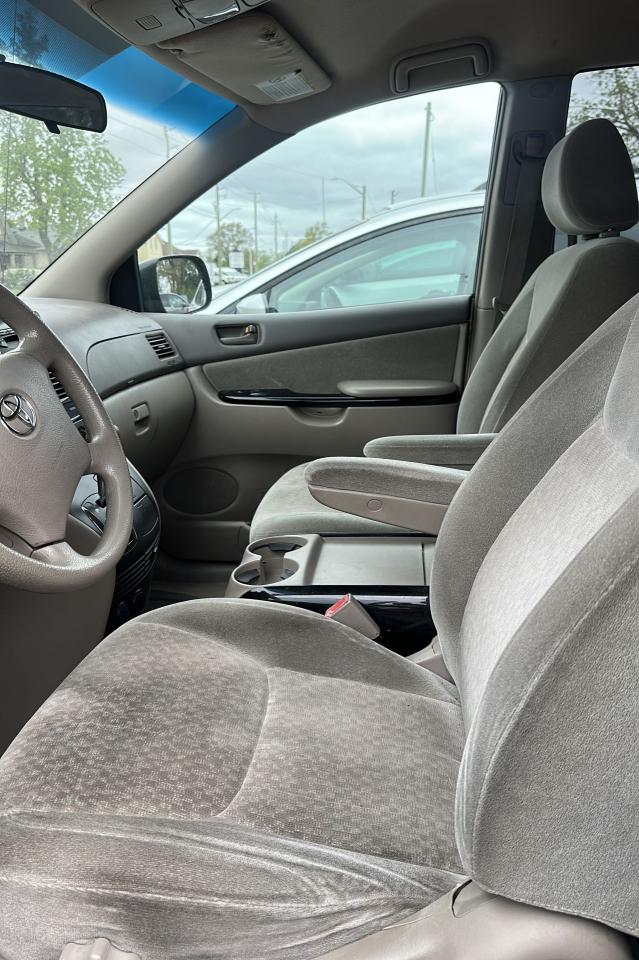 2004 Toyota Sienna CE - Photo #6