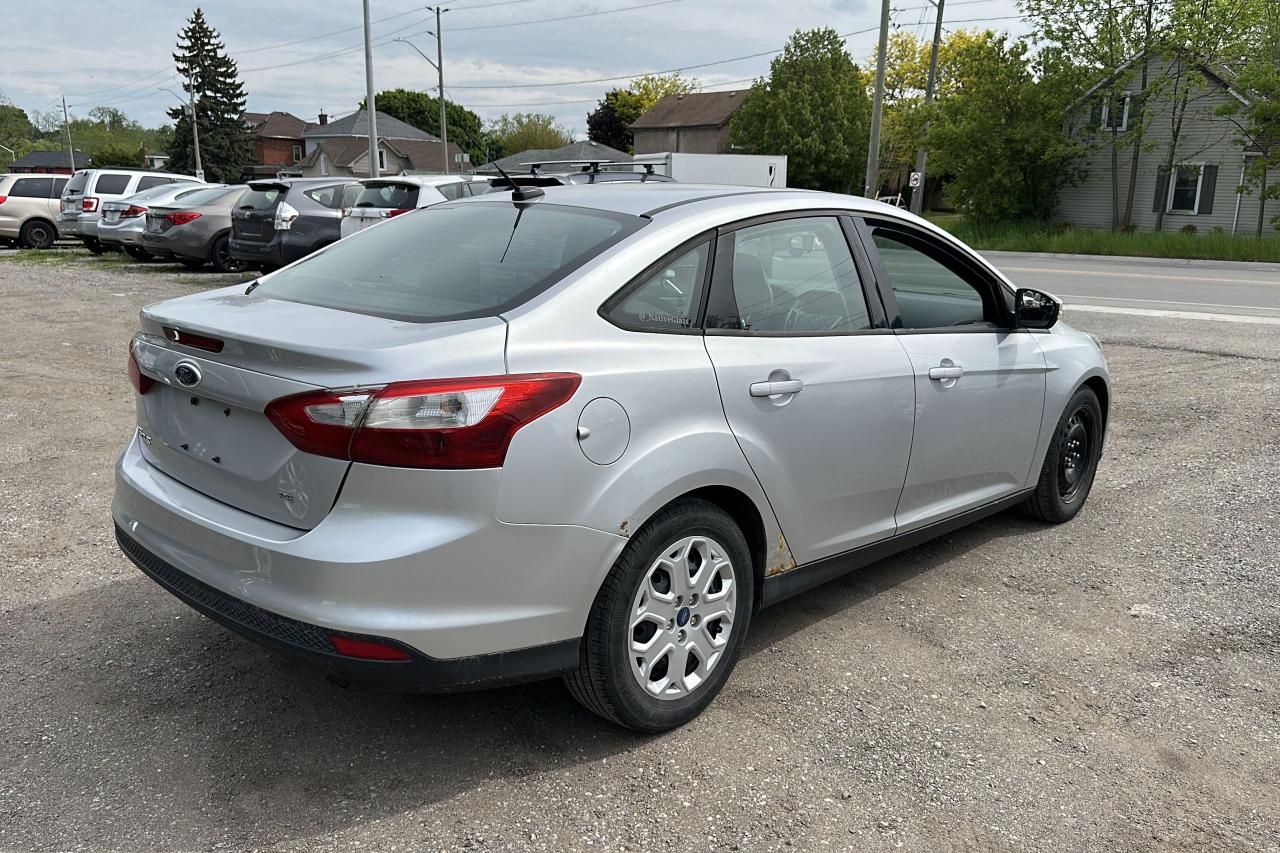 2012 Ford Focus SE - Photo #3