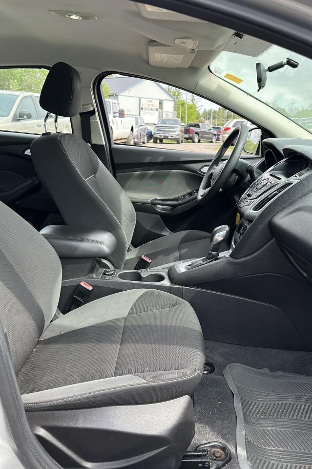 2012 Ford Focus SE - Photo #4