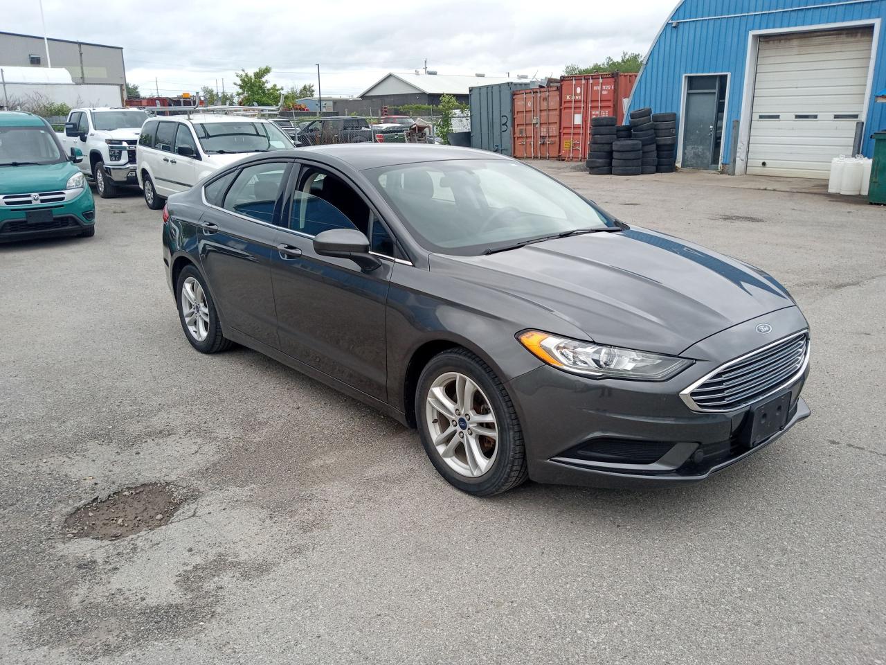 2018 Ford Fusion SE - Photo #3