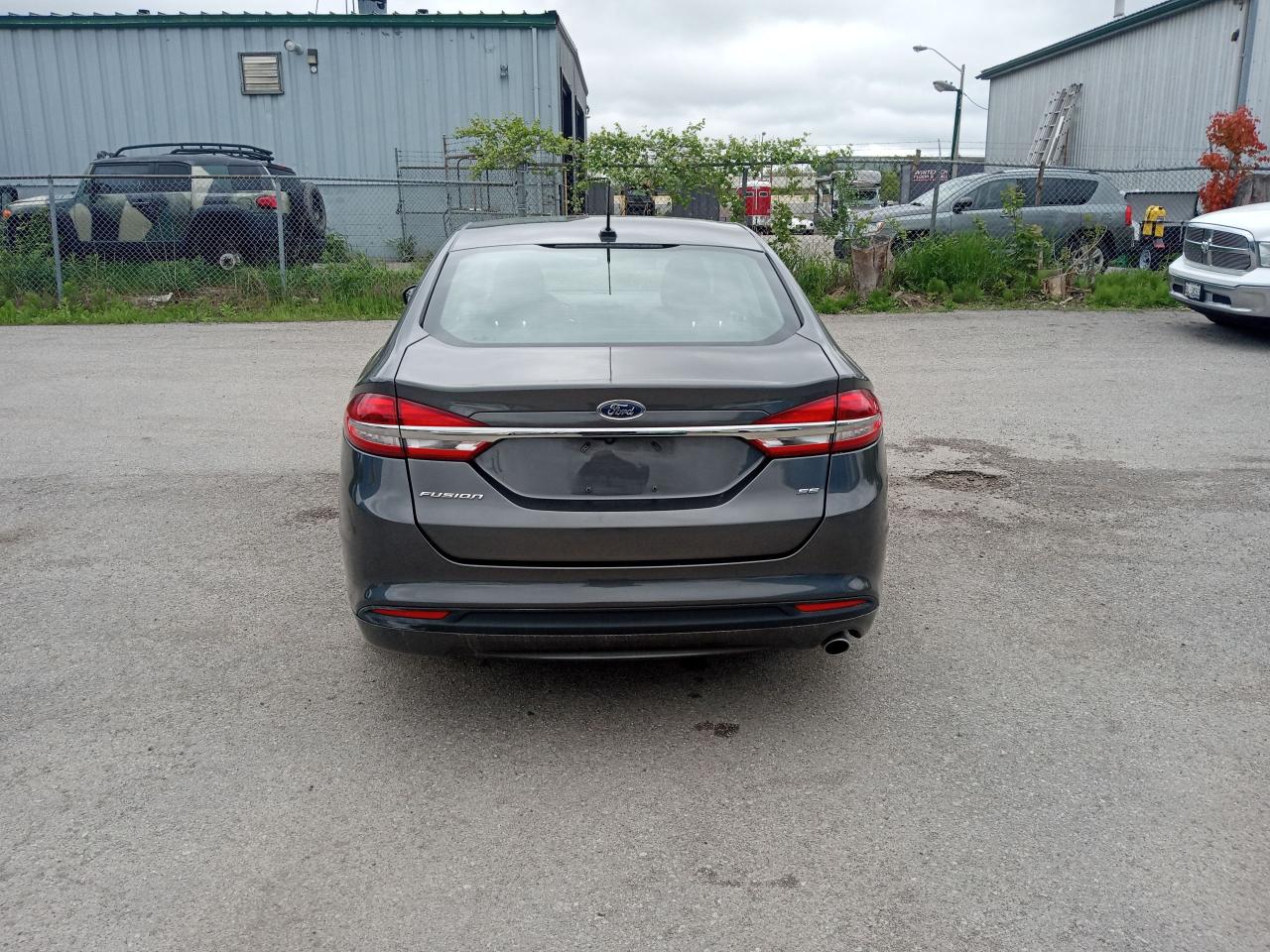 2018 Ford Fusion SE - Photo #6