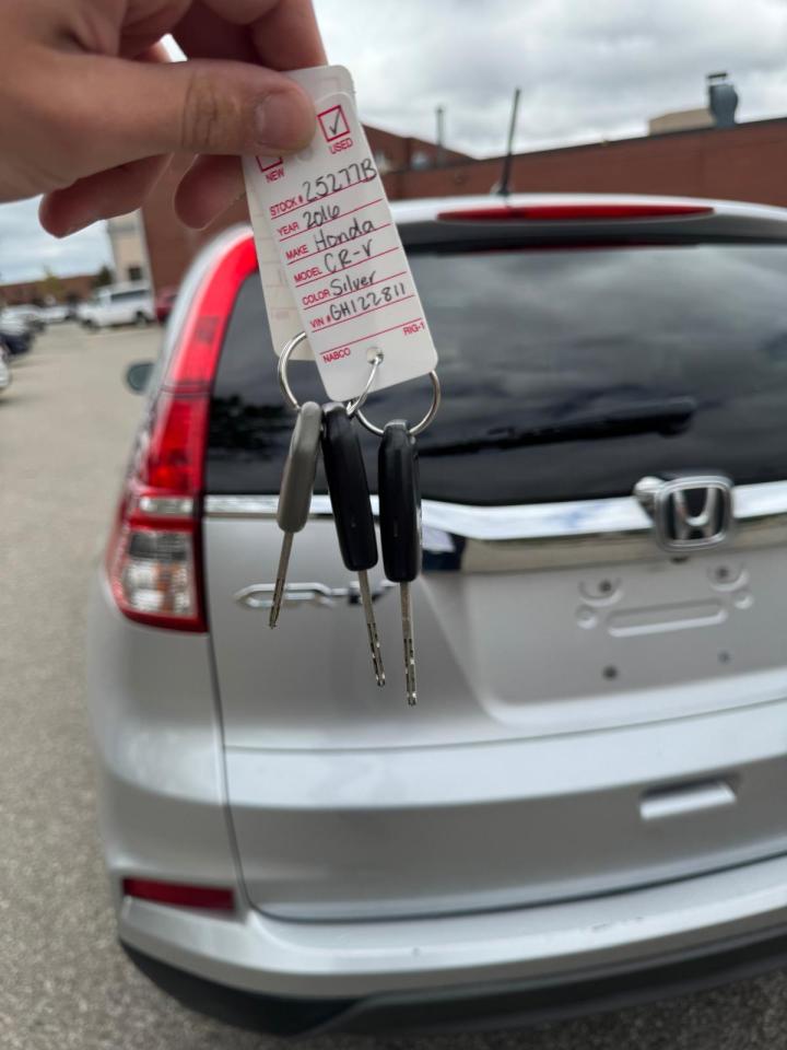 2016 Honda CR-V LX Photo4