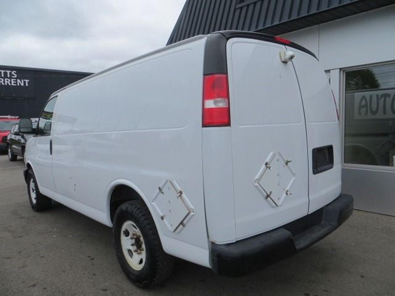 2017 Chevrolet Express Cargo Van CERTIFIED, ALL POWERED EXPRESS 2500, REAR CAMERA - Photo #5