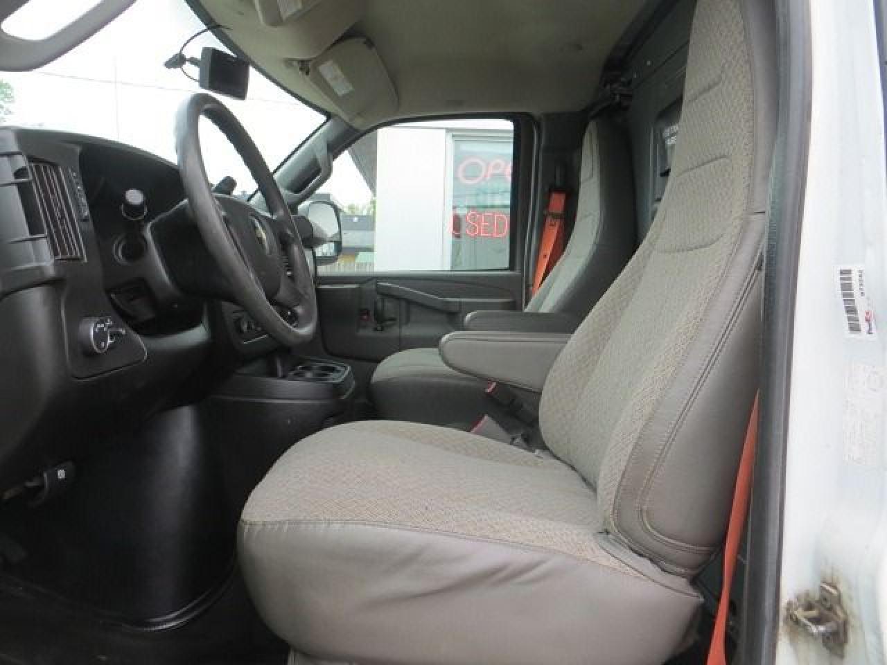 2017 Chevrolet Express Cargo Van CERTIFIED, ALL POWERED EXPRESS 2500, REAR CAMERA - Photo #8