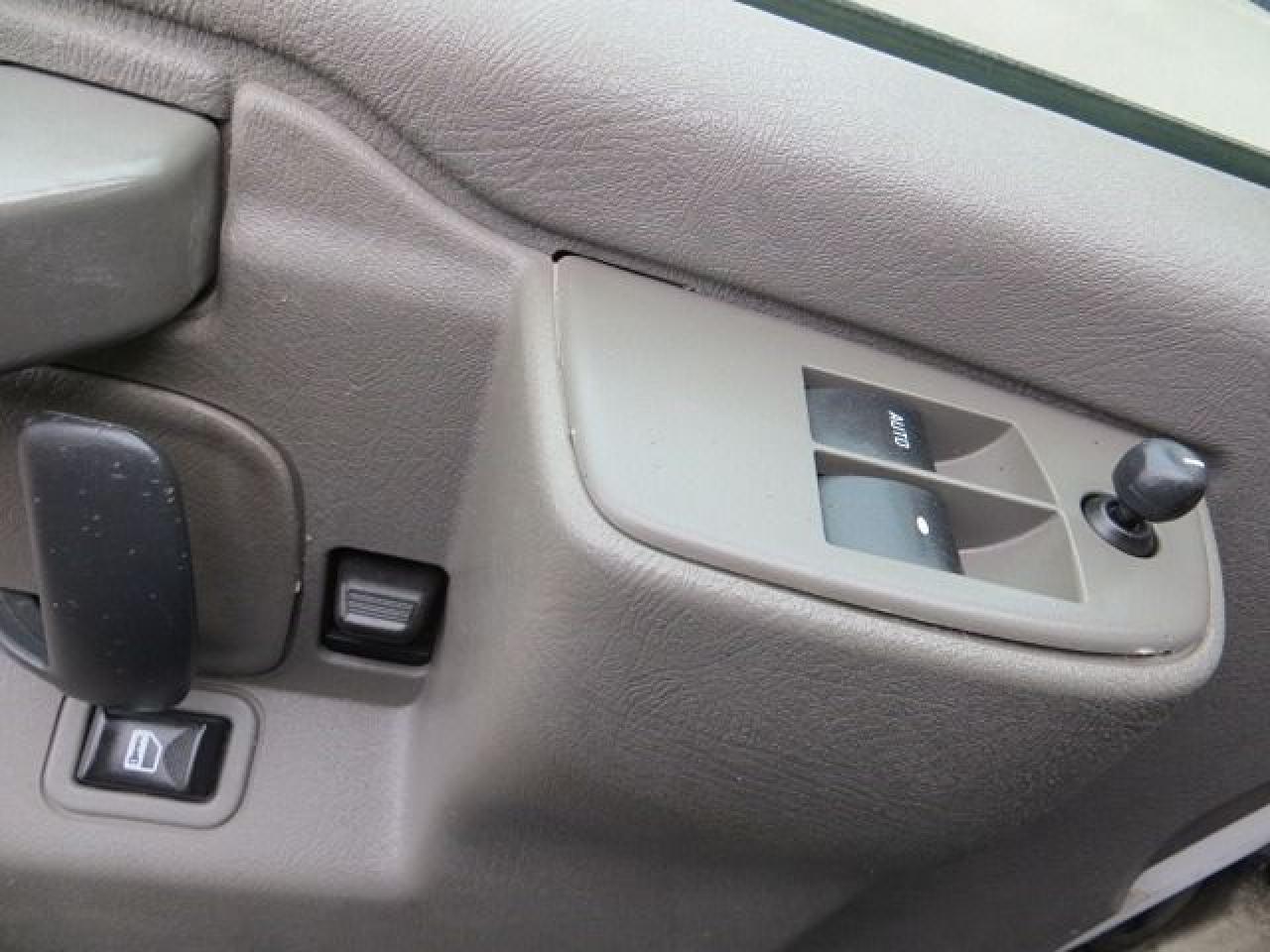 2017 Chevrolet Express Cargo Van CERTIFIED, ALL POWERED EXPRESS 2500, REAR CAMERA - Photo #9