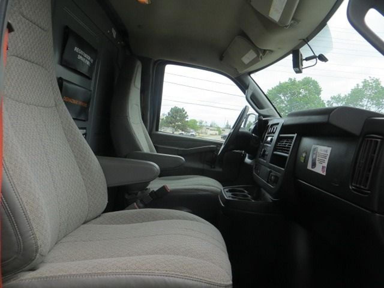 2017 Chevrolet Express Cargo Van CERTIFIED, ALL POWERED EXPRESS 2500, REAR CAMERA - Photo #10
