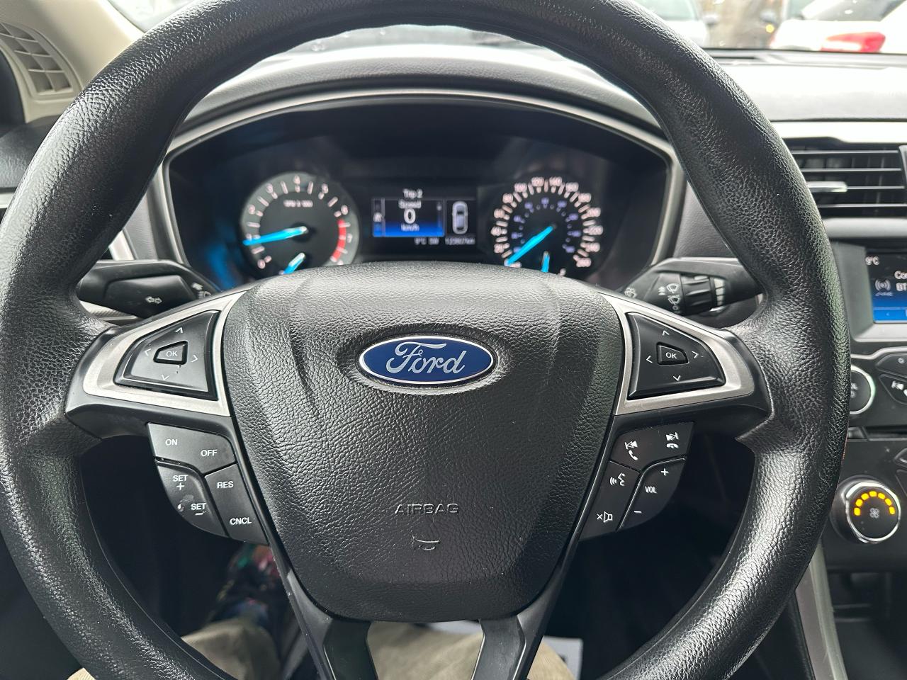 2017 Ford Fusion SE - Photo #15