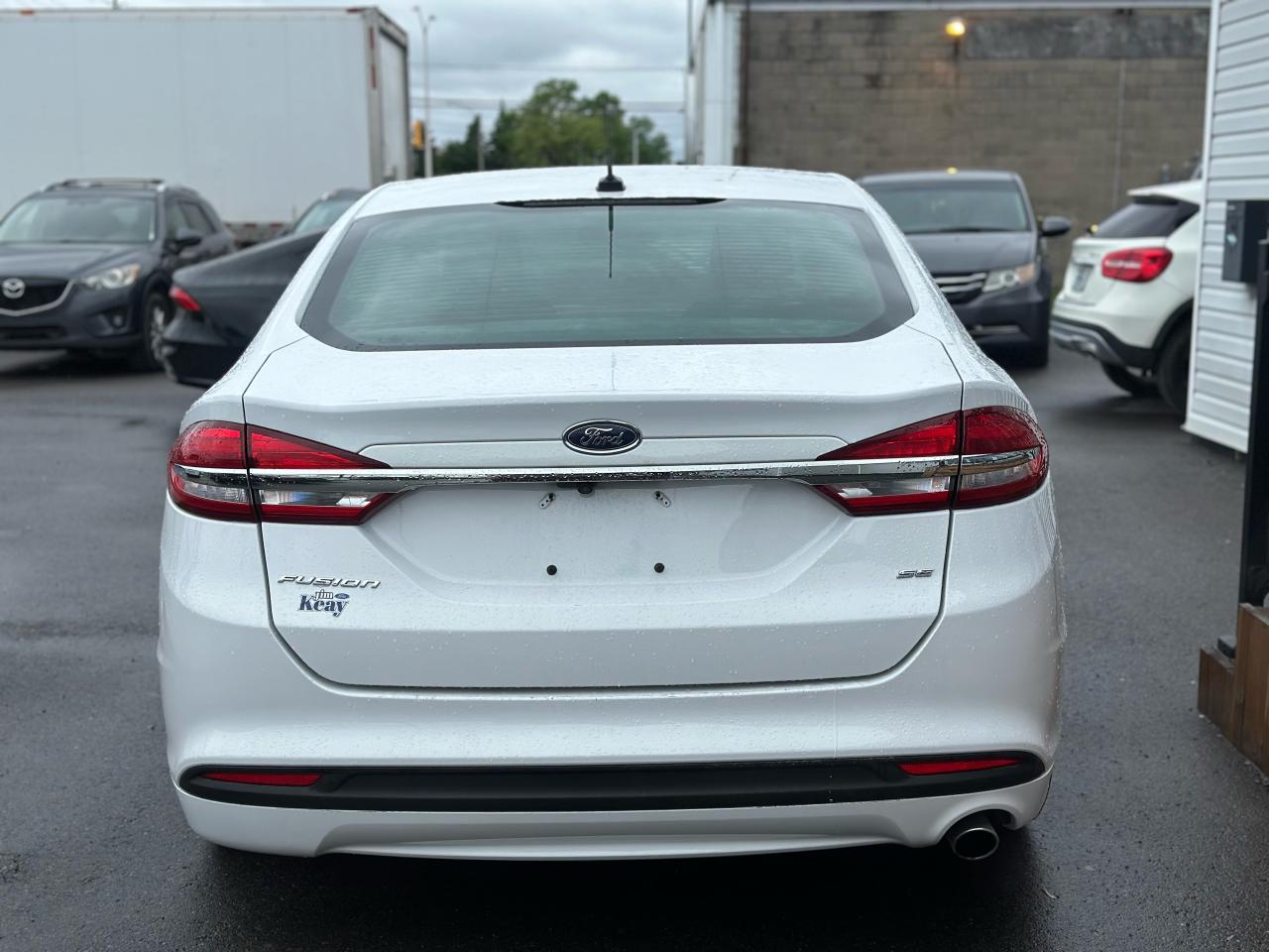 2017 Ford Fusion SE - Photo #4