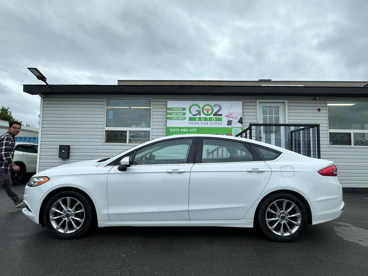 2017 Ford Fusion SE - Photo #5