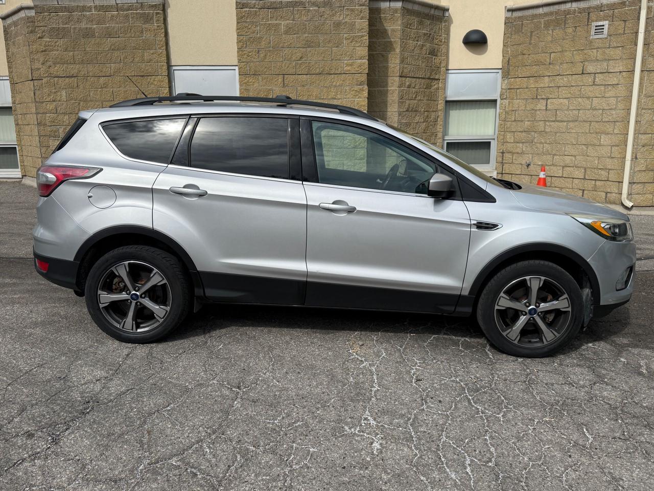 2017 Ford Escape SE - Photo #4