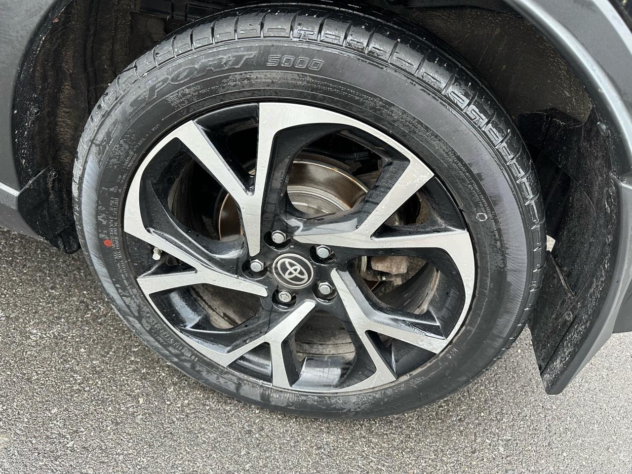 2020 Toyota C-HR XLE Premium - Photo #7