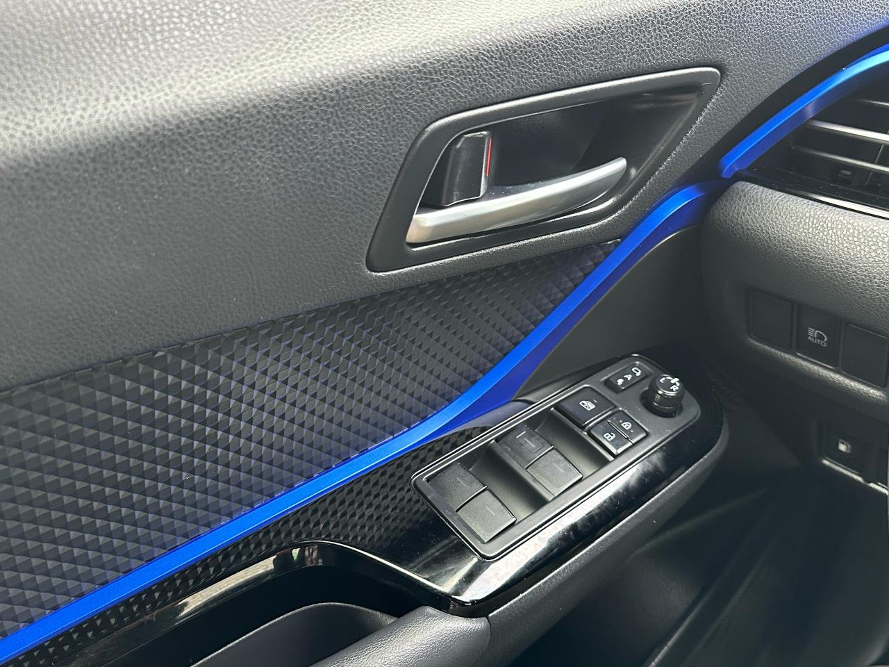2020 Toyota C-HR XLE Premium - Photo #19