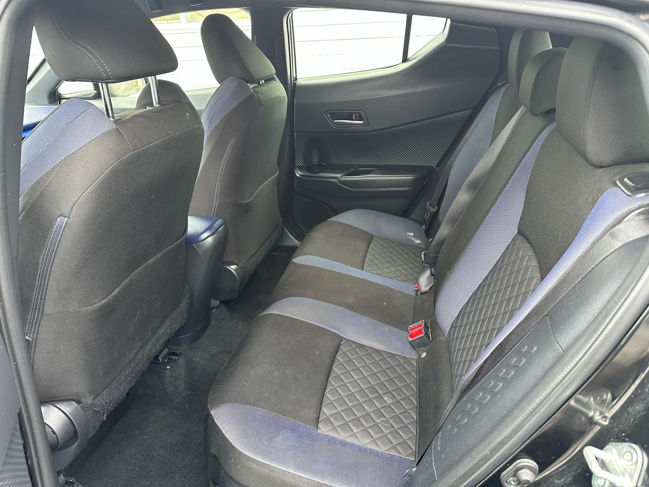 2020 Toyota C-HR XLE Premium - Photo #9