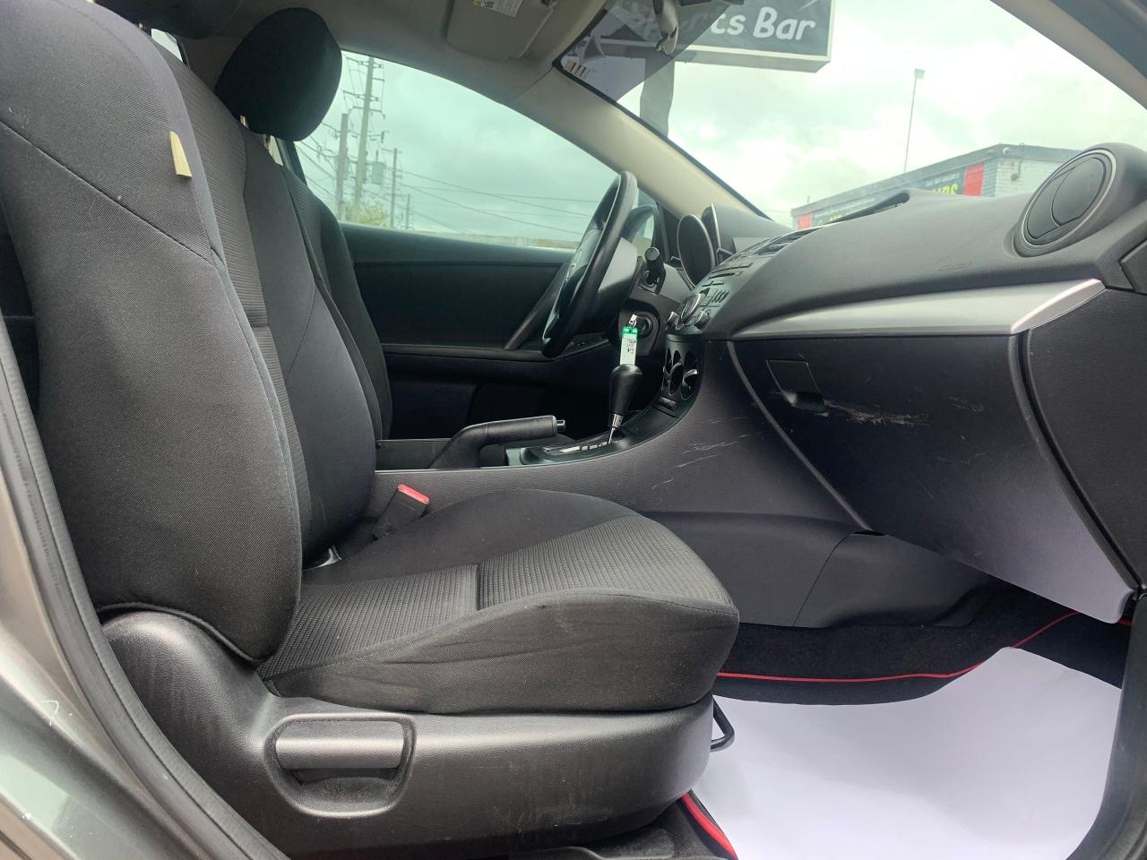 2012 Mazda MAZDA3 GX Photo