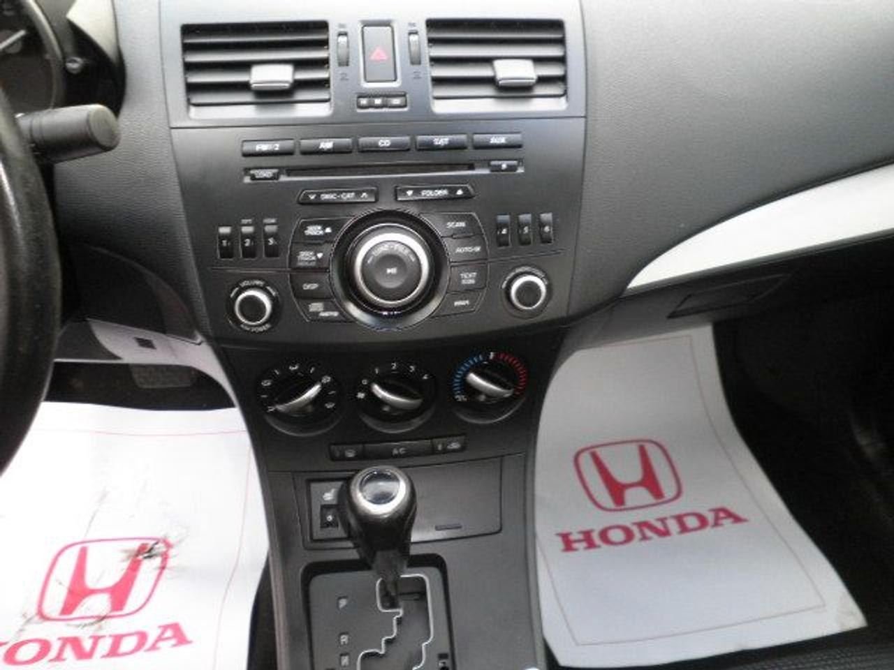 2012 Mazda MAZDA3 GX Photo