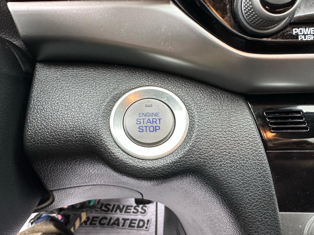 2020 Hyundai Elantra Luxury - Photo #16