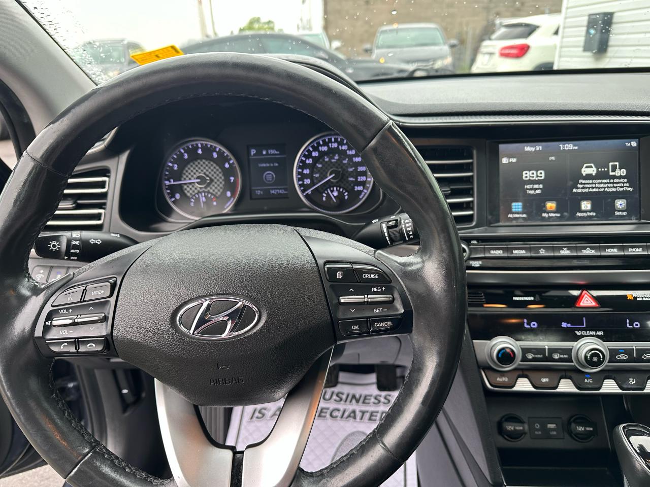 2020 Hyundai Elantra Luxury - Photo #10