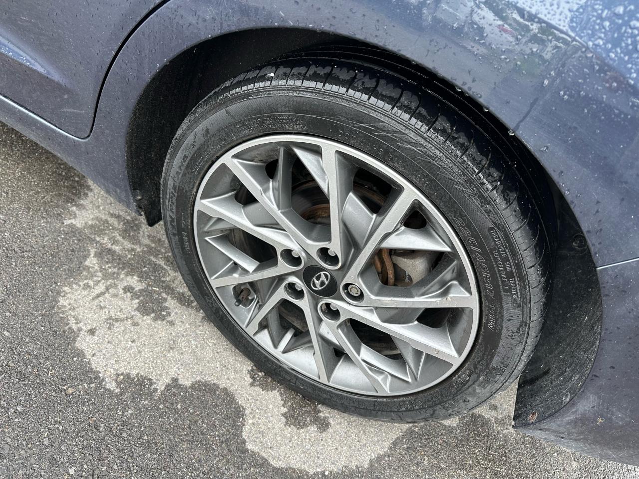 2020 Hyundai Elantra Luxury - Photo #6