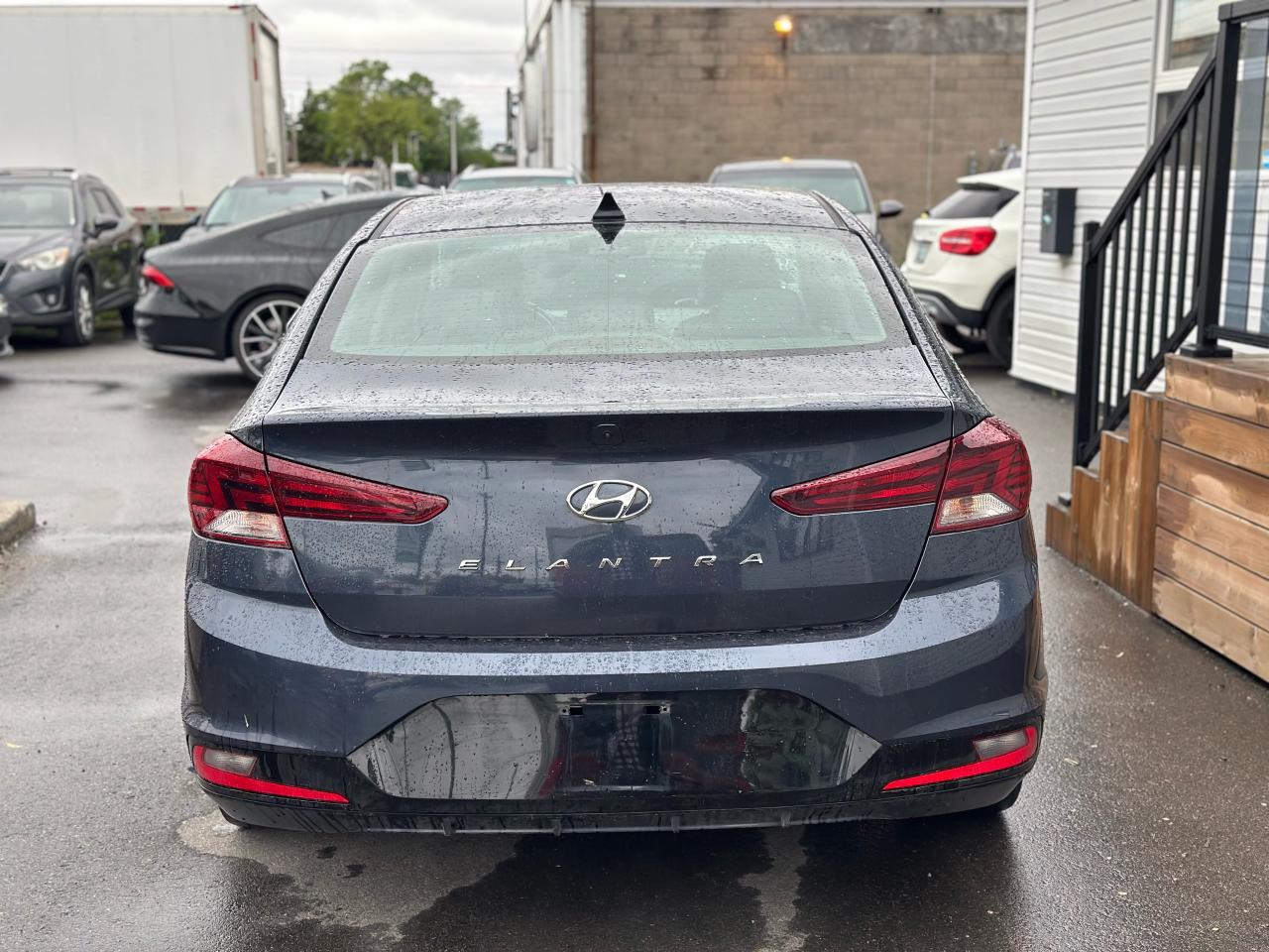 2020 Hyundai Elantra Luxury - Photo #4
