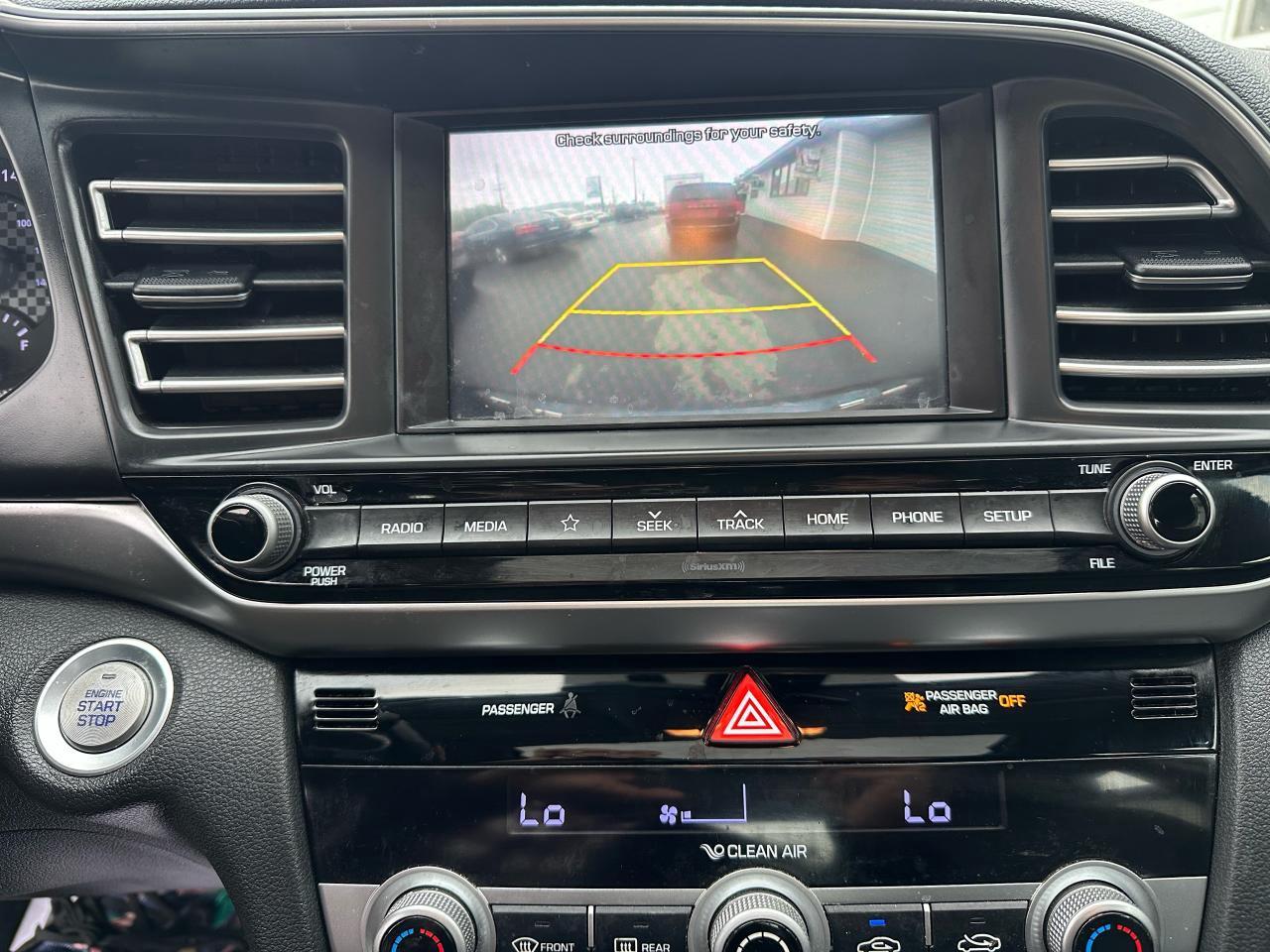 2020 Hyundai Elantra Luxury - Photo #12