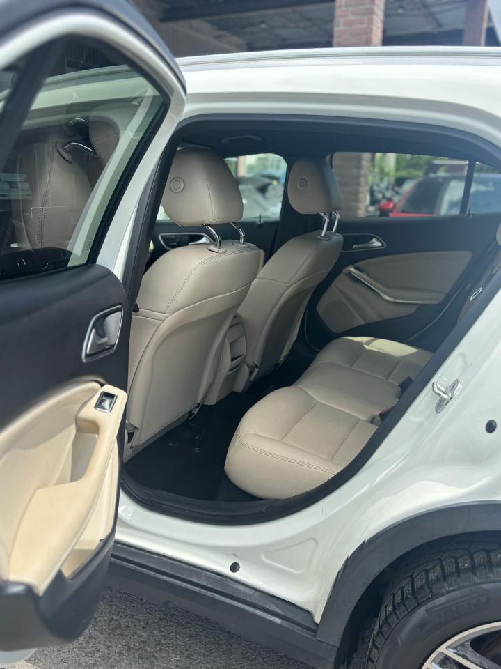 2016 Mercedes-Benz GLA GLA 250 - Photo #15