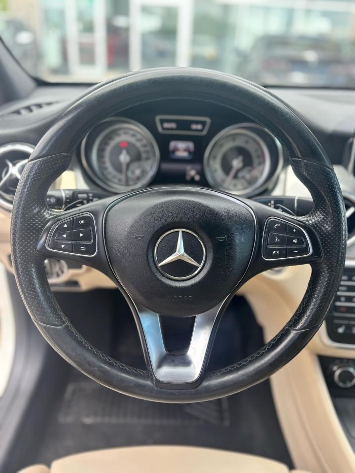 2016 Mercedes-Benz GLA GLA 250 - Photo #11