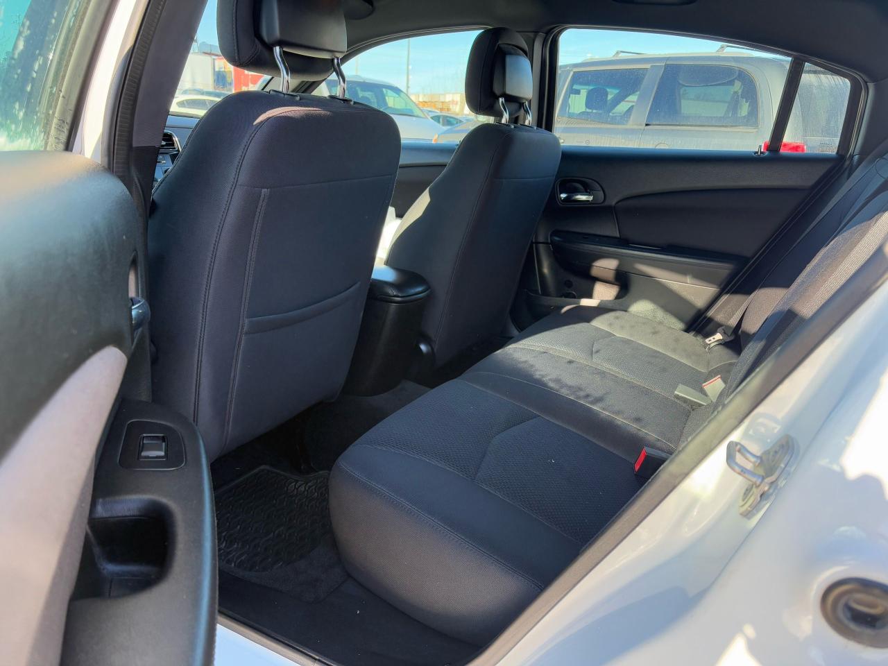 2014 Chrysler 200 LX - Photo #9
